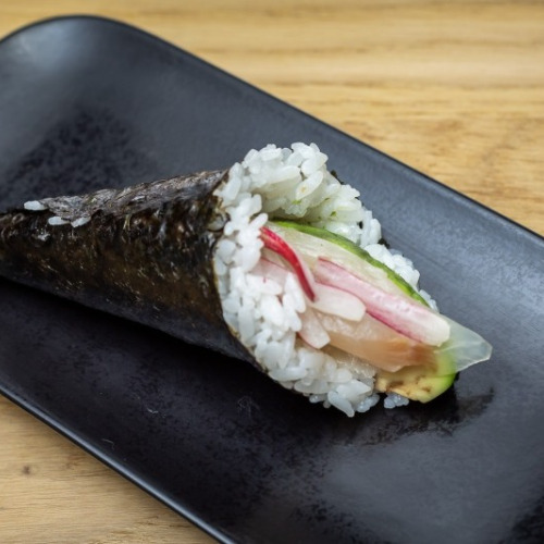 Temaki daurade avocat radis menthe