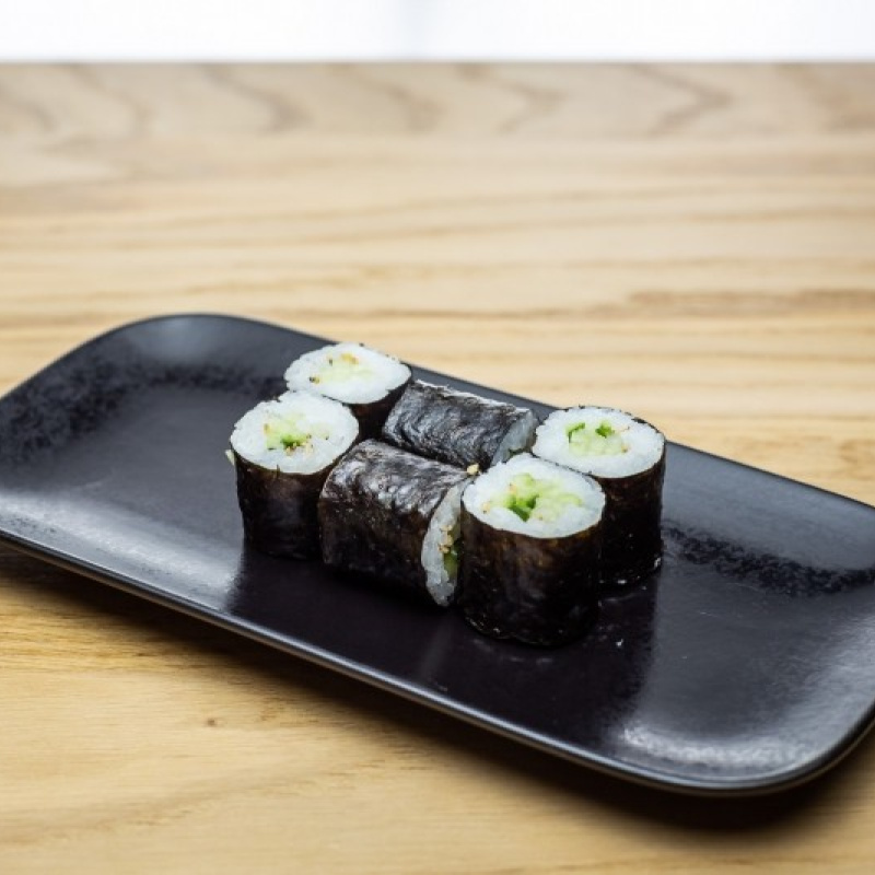 Maki concombre sésame